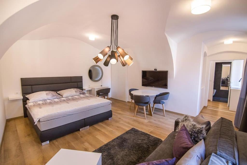 Arco Rustic *